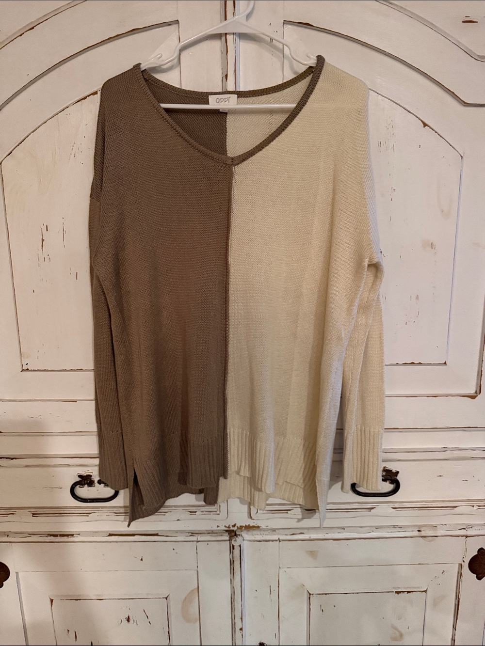 Colorblock V-Neck Sweater in Taupe and Cream by ODDI